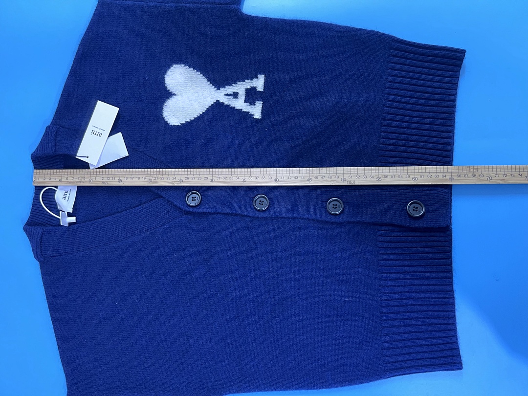 Unbranded Velvet Big Label Fleece - Image 22