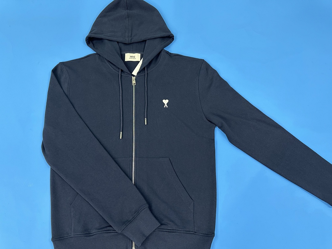 Unbranded 2025 White Badge Zipper Hoodie - Image 4