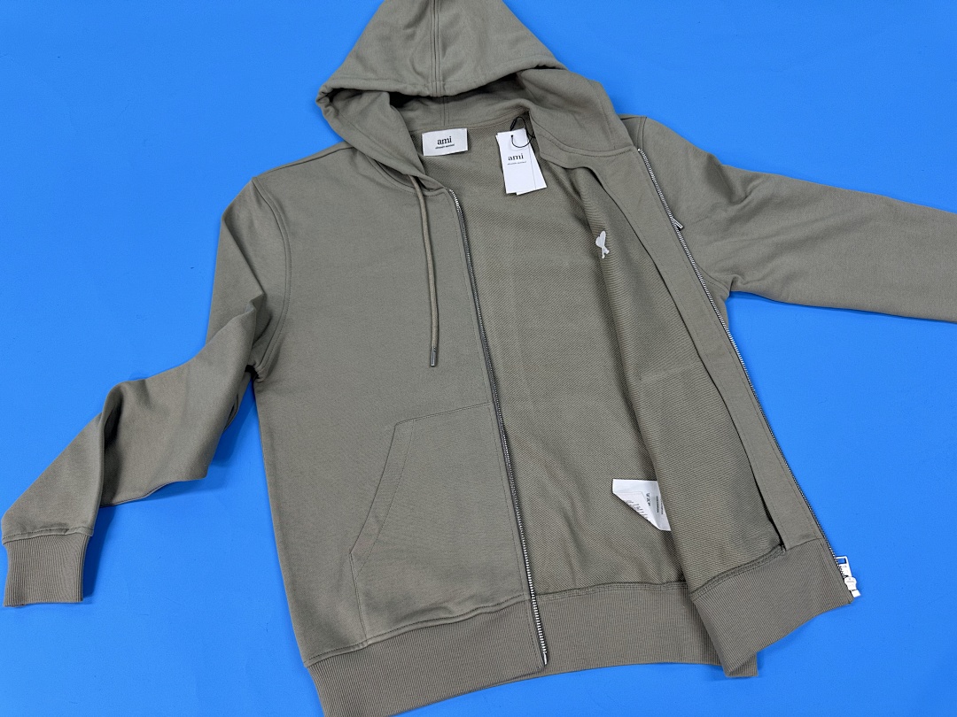 Unbranded 2025 White Badge Zipper Hoodie - Image 43