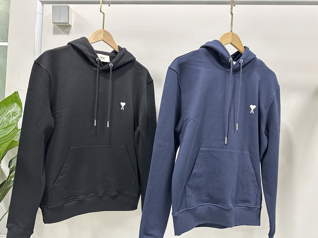 Unbranded 2025 White Badge Hoodie - Image 34