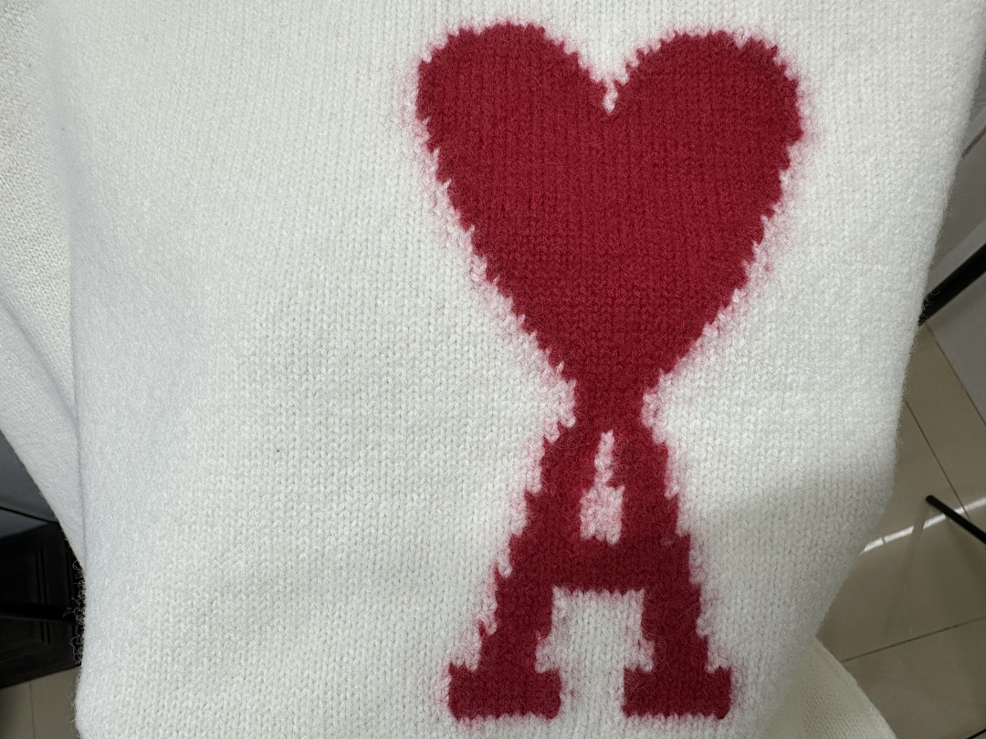 Unbranded 24 Red Big Label Collar Fleece - Image 25