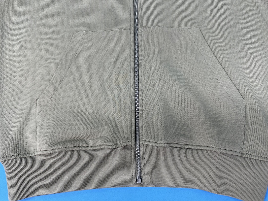 Unbranded 2025 White Badge Zipper Hoodie - Image 47