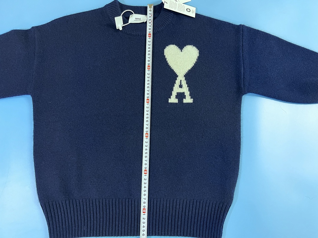 Unbranded Velvet White Big Label Fleece - Image 8