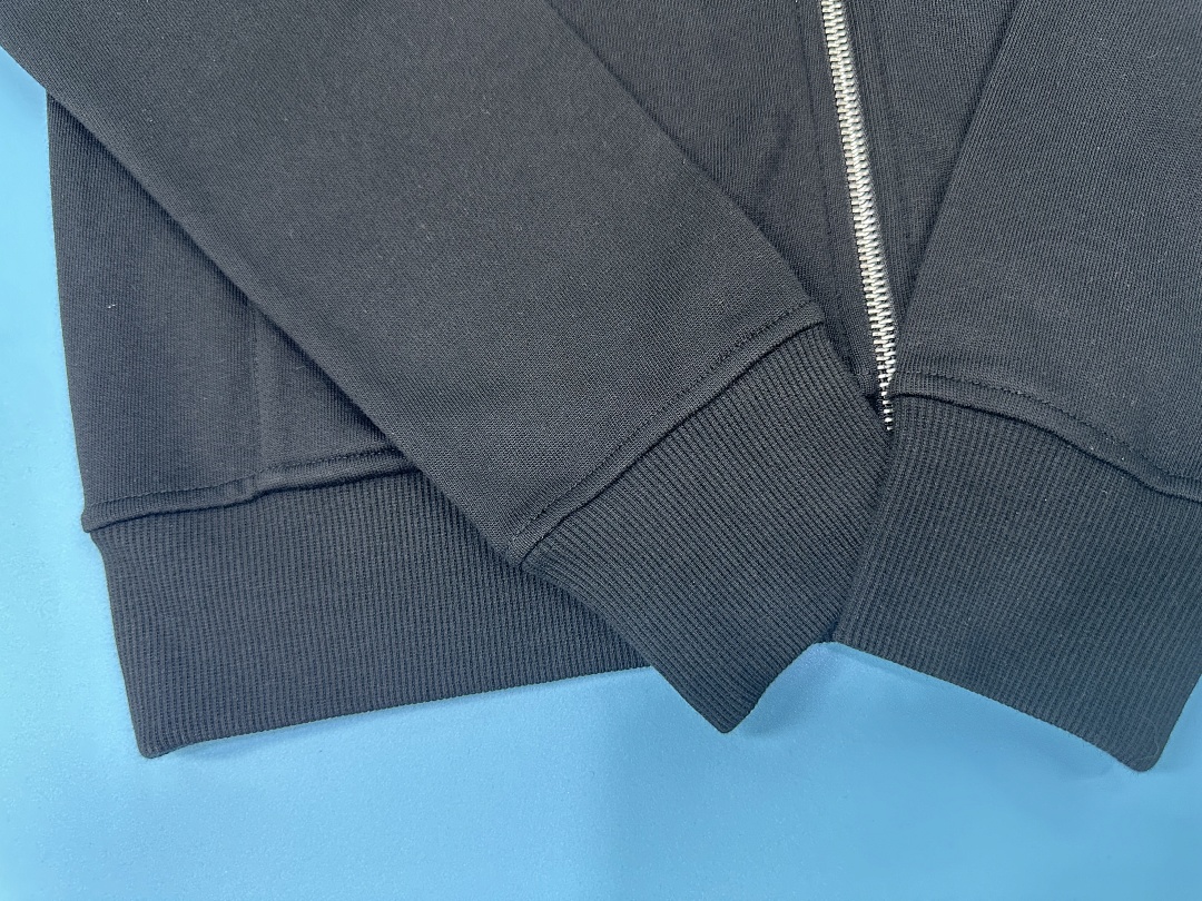 Unbranded 2025 White Badge Zipper Hoodie - Image 71