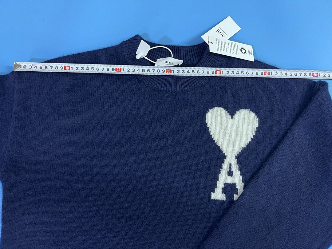 Unbranded Velvet White Big Label Fleece - Image 12