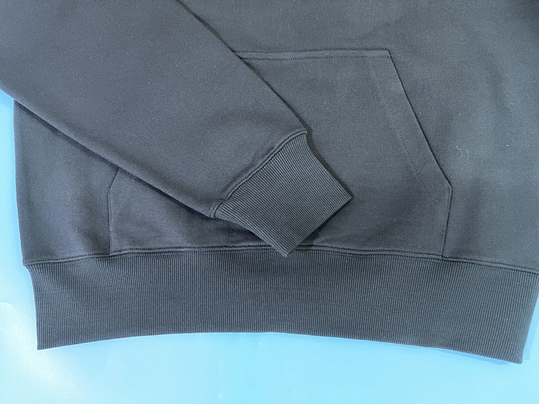 Unbranded Sleeve Small Label - Image 15