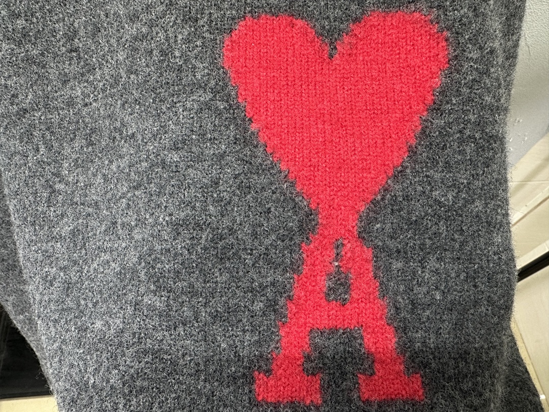 Unbranded 24 Red Big Label Collar Fleece - Image 17