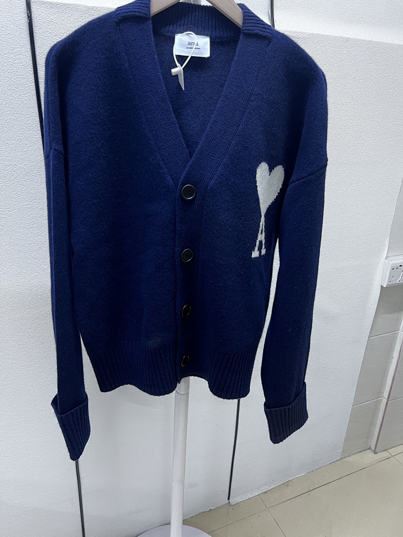 Unbranded Velvet Big Label Fleece - Image 34