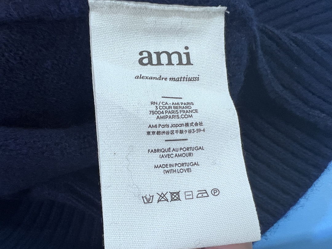 Unbranded Velvet White Big Label Fleece - Image 43