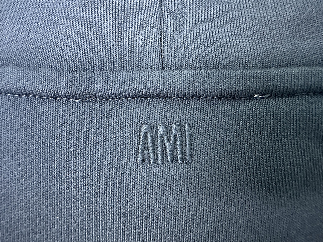 Unbranded 2025 White Badge Hoodie - Image 4