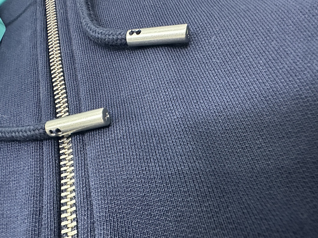 Unbranded 2025 White Badge Zipper Hoodie - Image 19