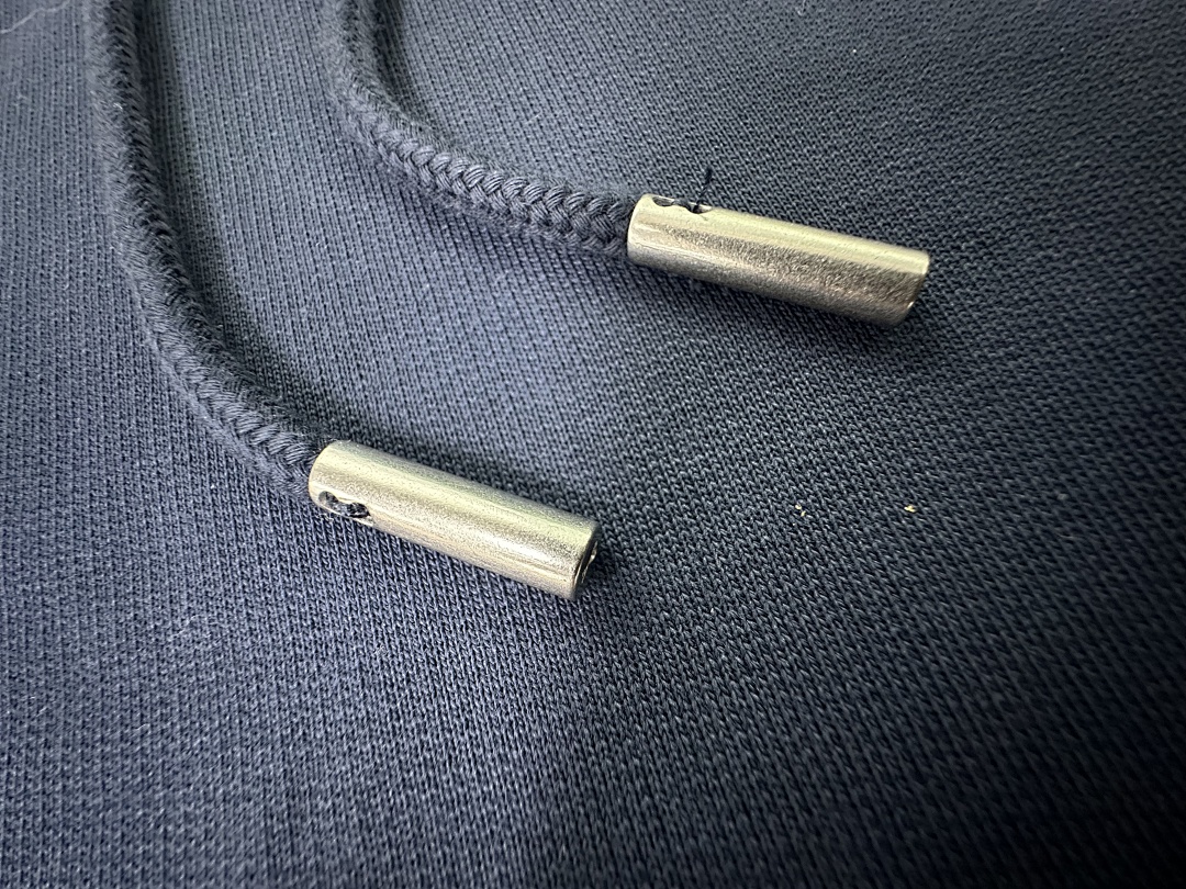 Unbranded 2025 White Badge Hoodie - Image 14