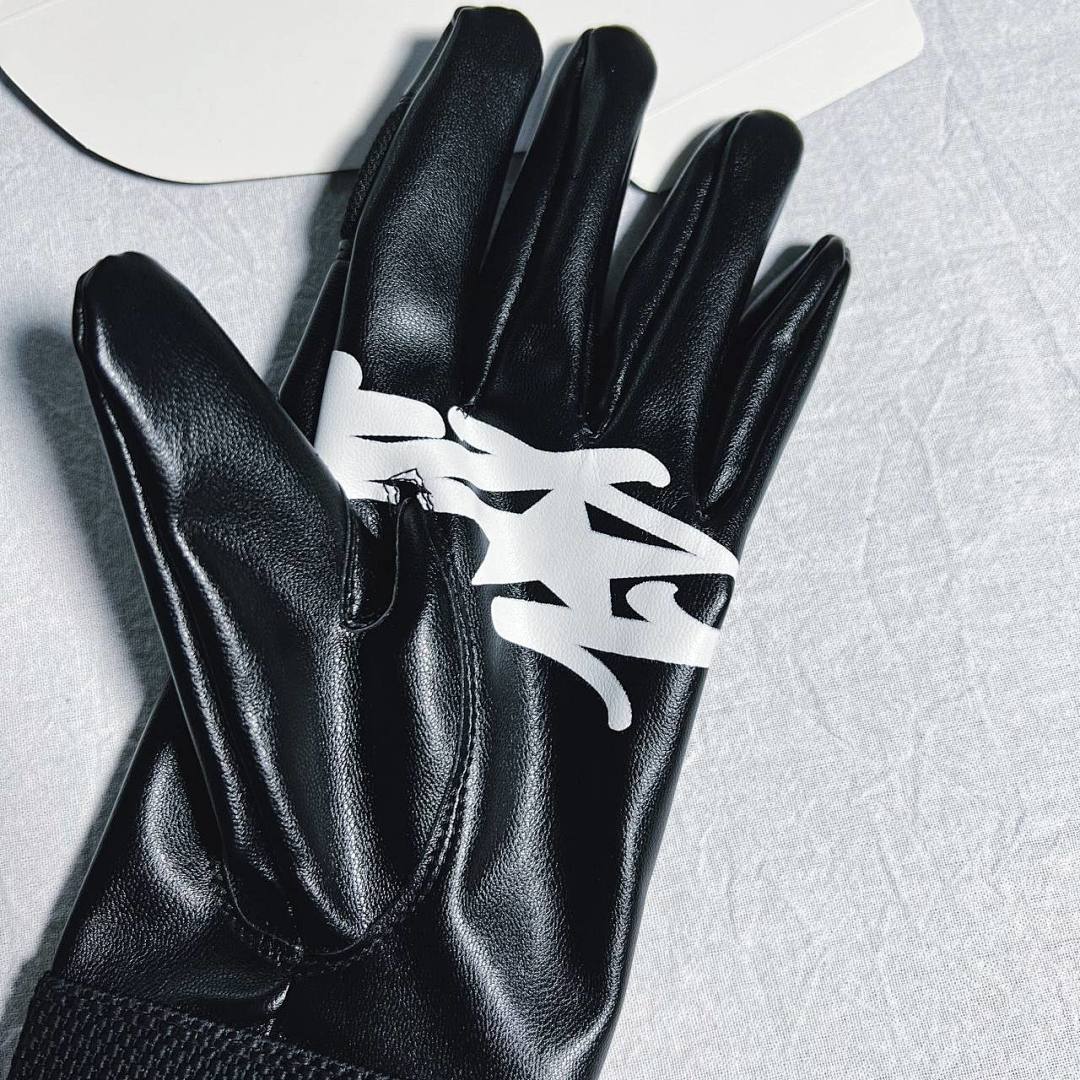 Hats CO Leather Glove Black With Packaing - Image 17