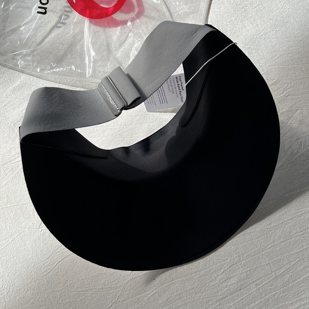 UGG LULULEMON Sun Hat With Logo Bag - Image 8