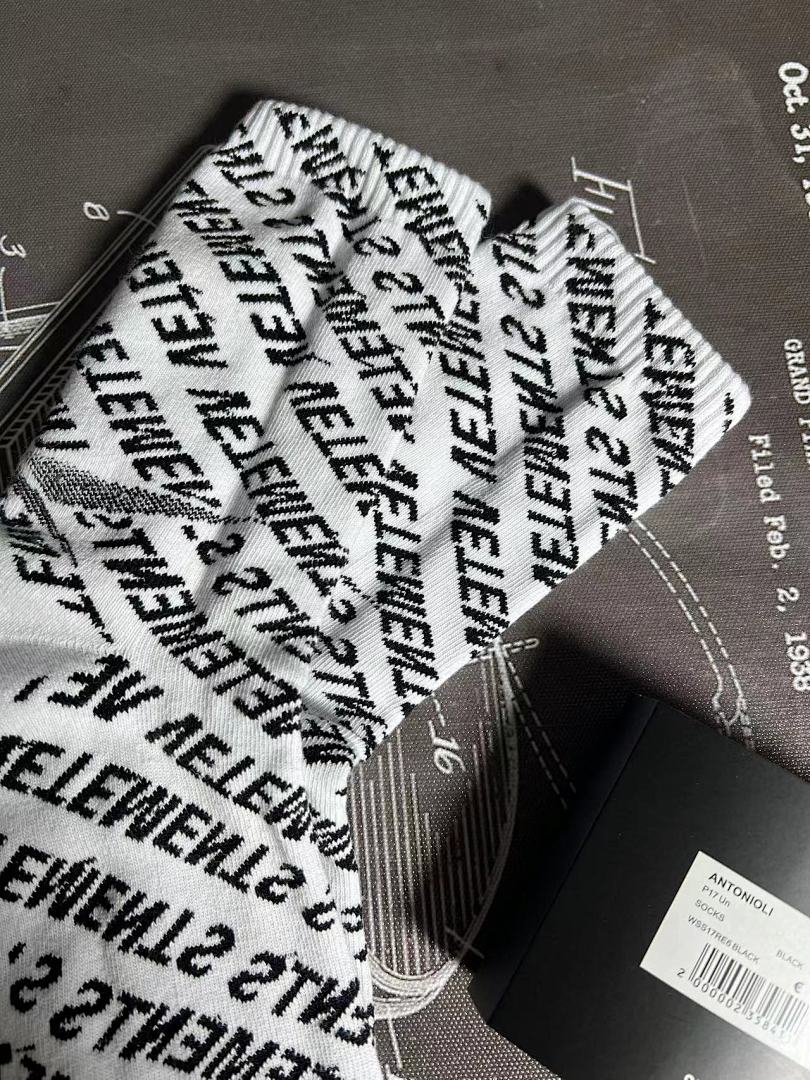 Accessiories 1:1 Vetements All Logo Socks - Image 12