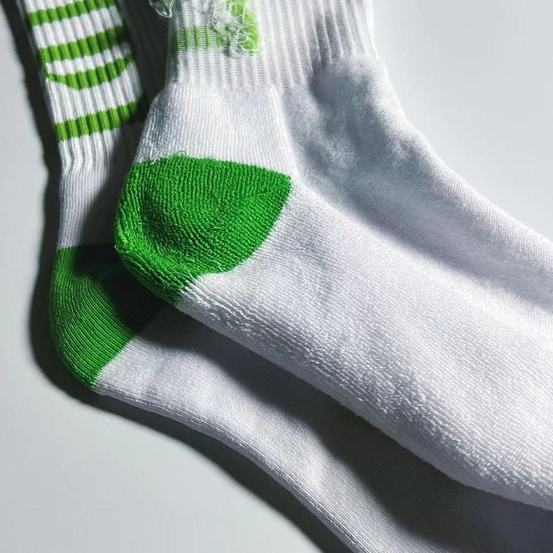 AMIRI 1: 1 AMIRI Socks Back Logo Towel Socks—— (White Green) - Image 10