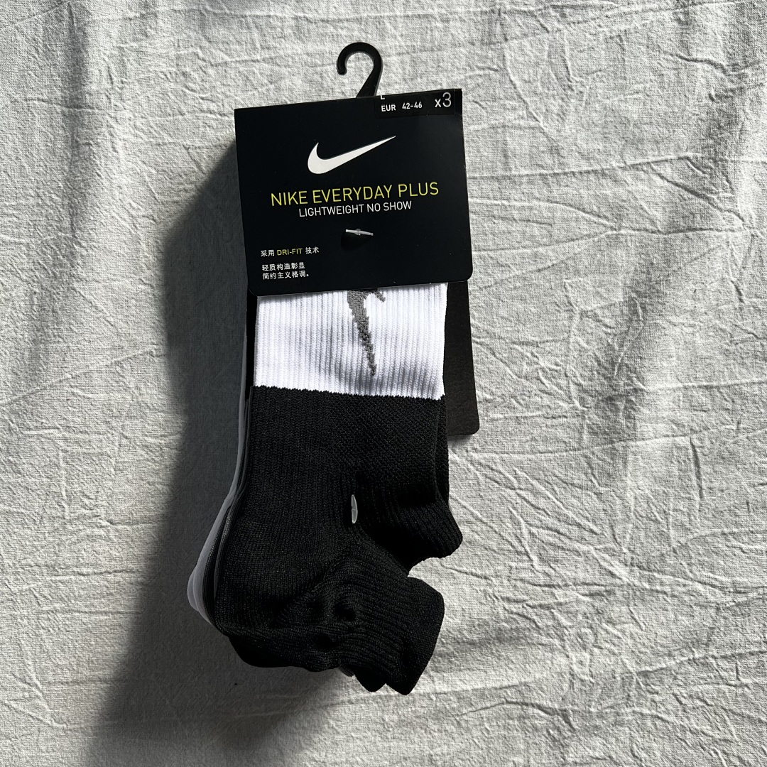 Accessiories NK Short Cut Towel Bottom Socks 3Pac A Set - Image 9
