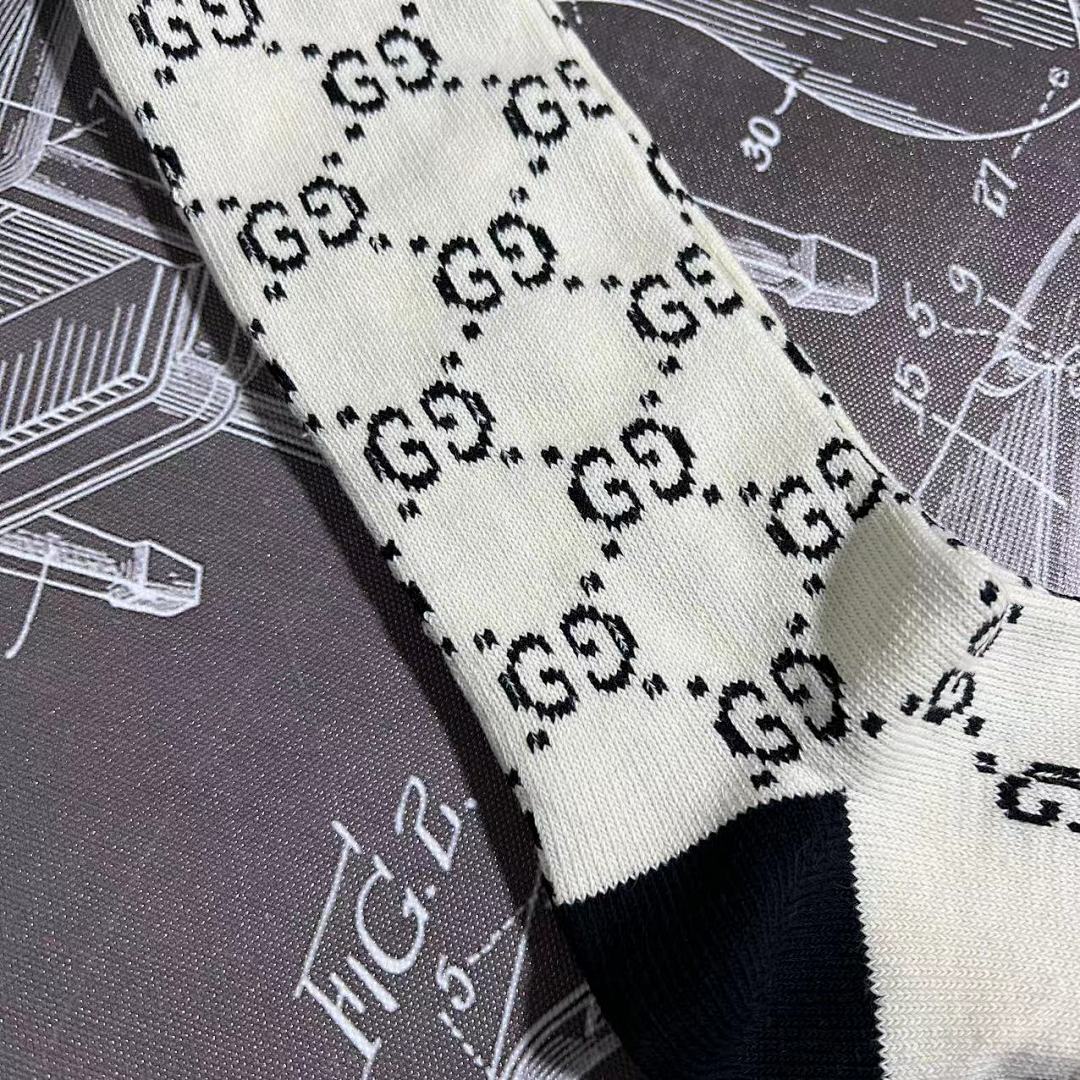 Accessiories G White Socks Long - Image 2