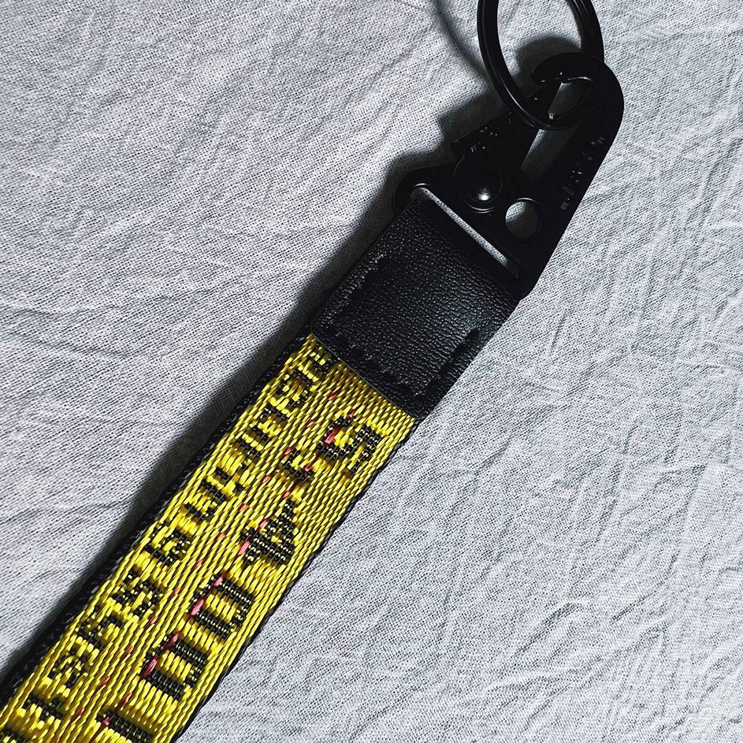 Chanel OFF WHITE Yellow Lace - Image 5