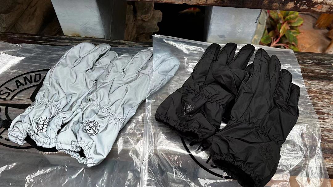 Hats Stone Island Reflecttive Glove - Image 3