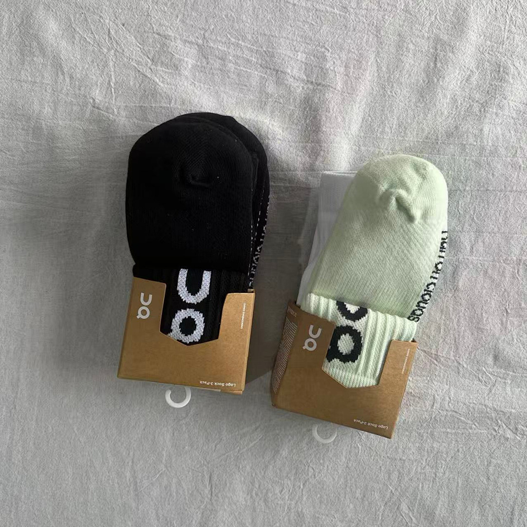 UGG ON Socks SOCK 3 Pacs A Set - Image 2