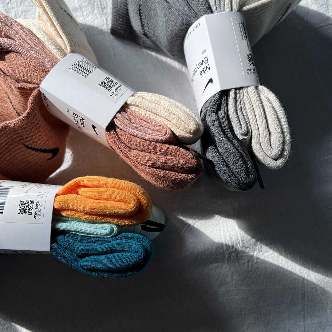 Accessiories NK New Color Towel Trick Socks 3 Pac A Set - Image 4