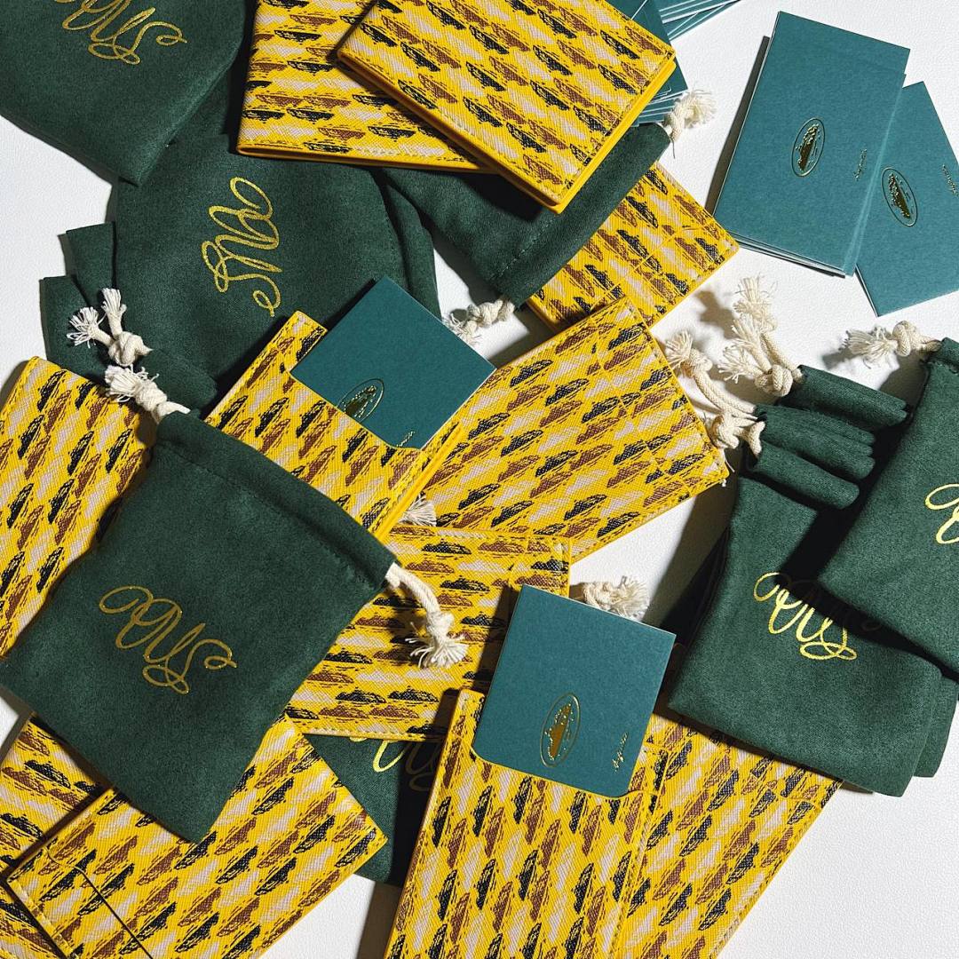 bag/homeware/accessories In Stock! CRT*Z Green Card Holder - Image 28