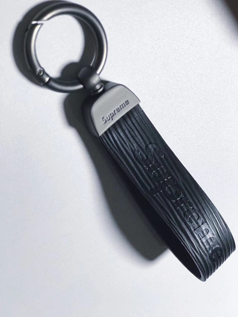 Chanel SU* Keychain - Image 9