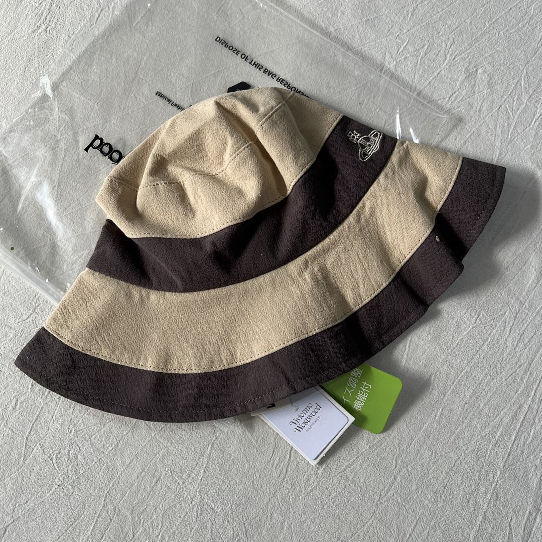 UGG Vivienne Westood Hat With Logo Bag - Image 8