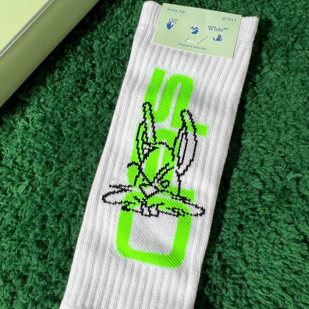Accessiories OFF WHITE HAPPY THE BUNNY GRAPHIC SOCKS 1:1 With Box And Sticker - Image 3
