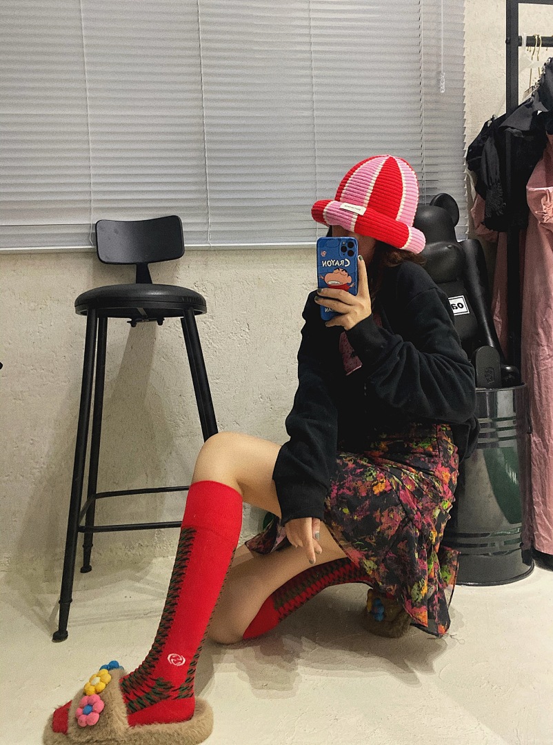 Accessiories G Red Long Socks - Image 17