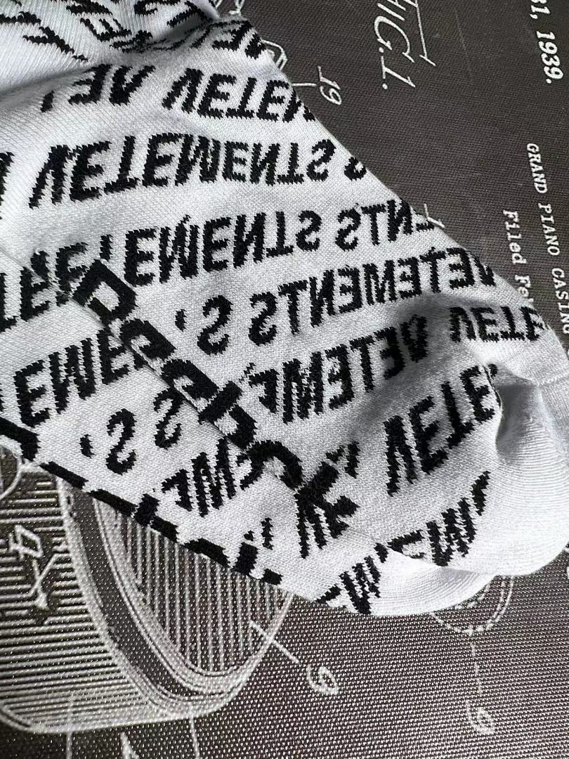 Accessiories 1:1 Vetements All Logo Socks - Image 13