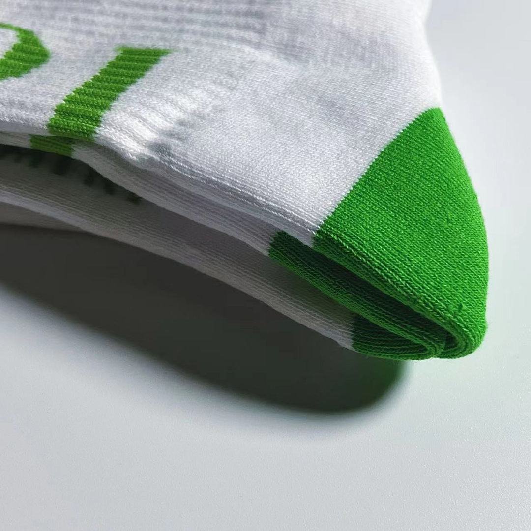 AMIRI 1: 1 AMIRI Socks Back Logo Towel Socks—— (White Green) - Image 5