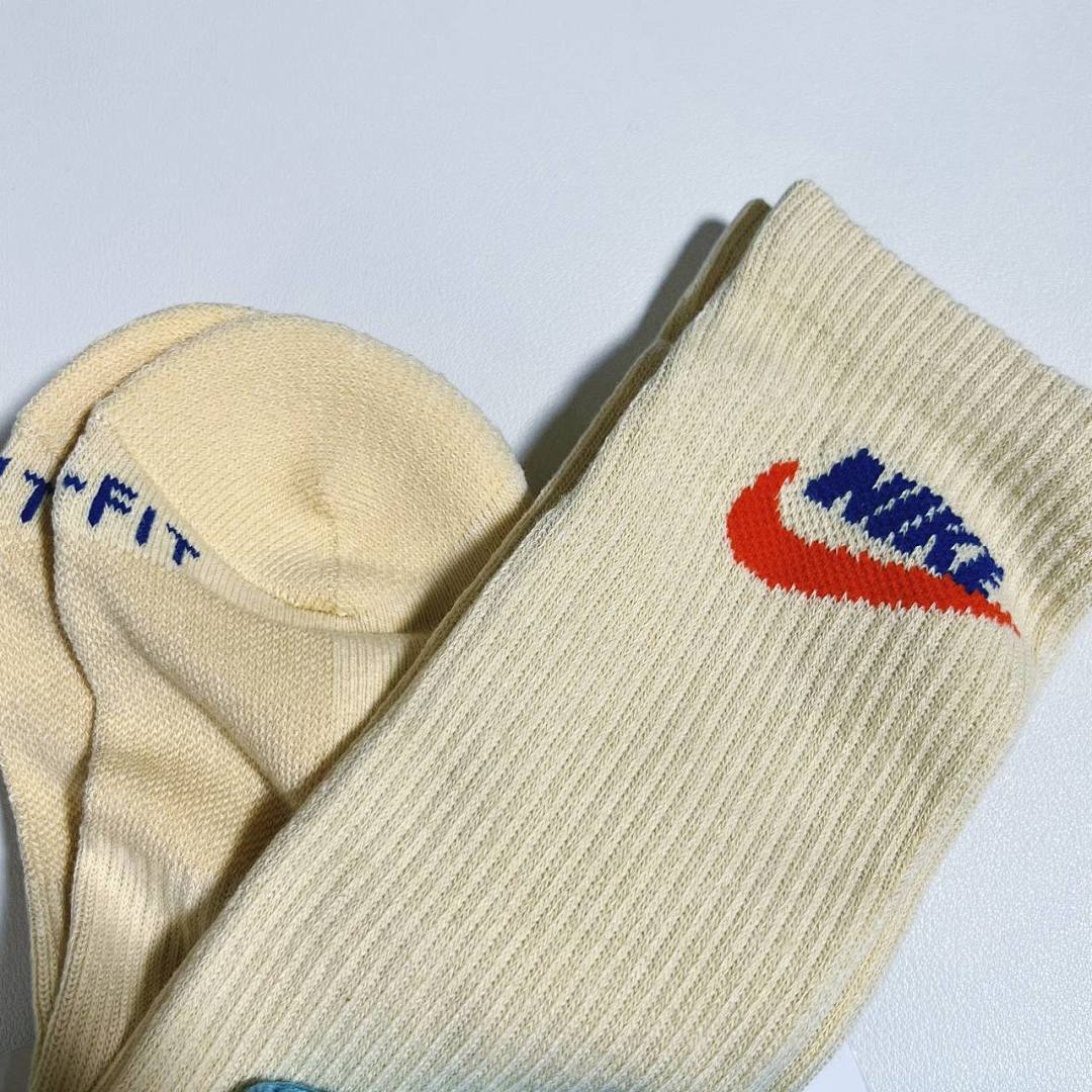Accessiories N*K 2023 Striped 3 Fleece Sole Socks Paris A Set - Image 13