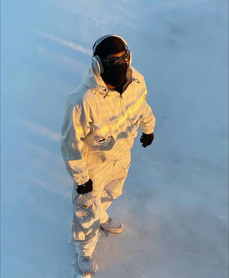 Accessiories CO 22Ss White Jacket And Pants——In Stock