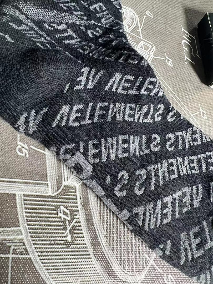 Accessiories 1:1 Vetements All Logo Socks - Image 9