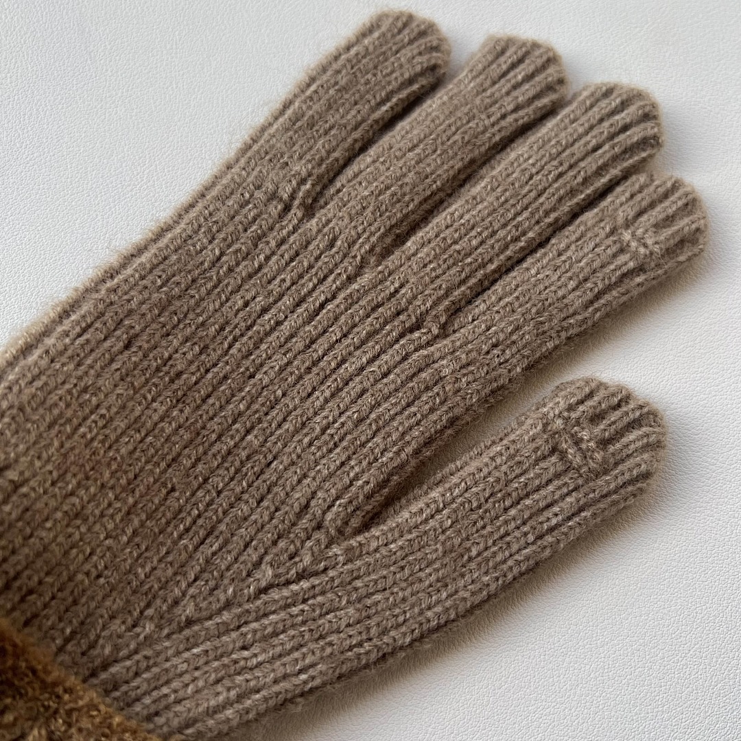 Hats Vivienne Westood Glove - Image 5