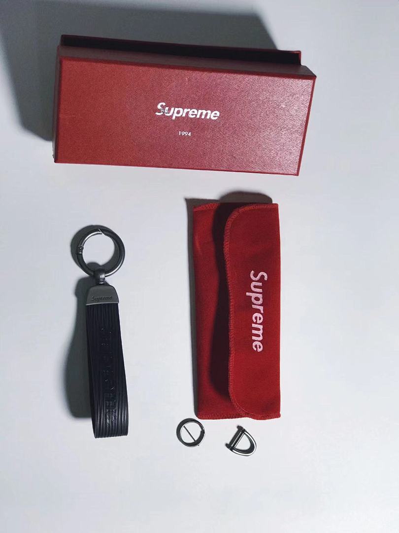 Chanel SU* Keychain - Image 8