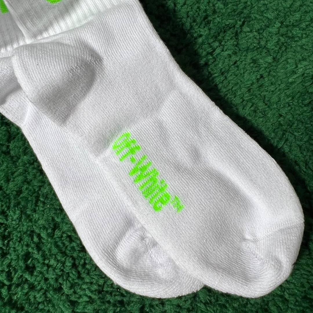 Accessiories OFF WHITE HAPPY THE BUNNY GRAPHIC SOCKS 1:1 With Box And Sticker - Image 12