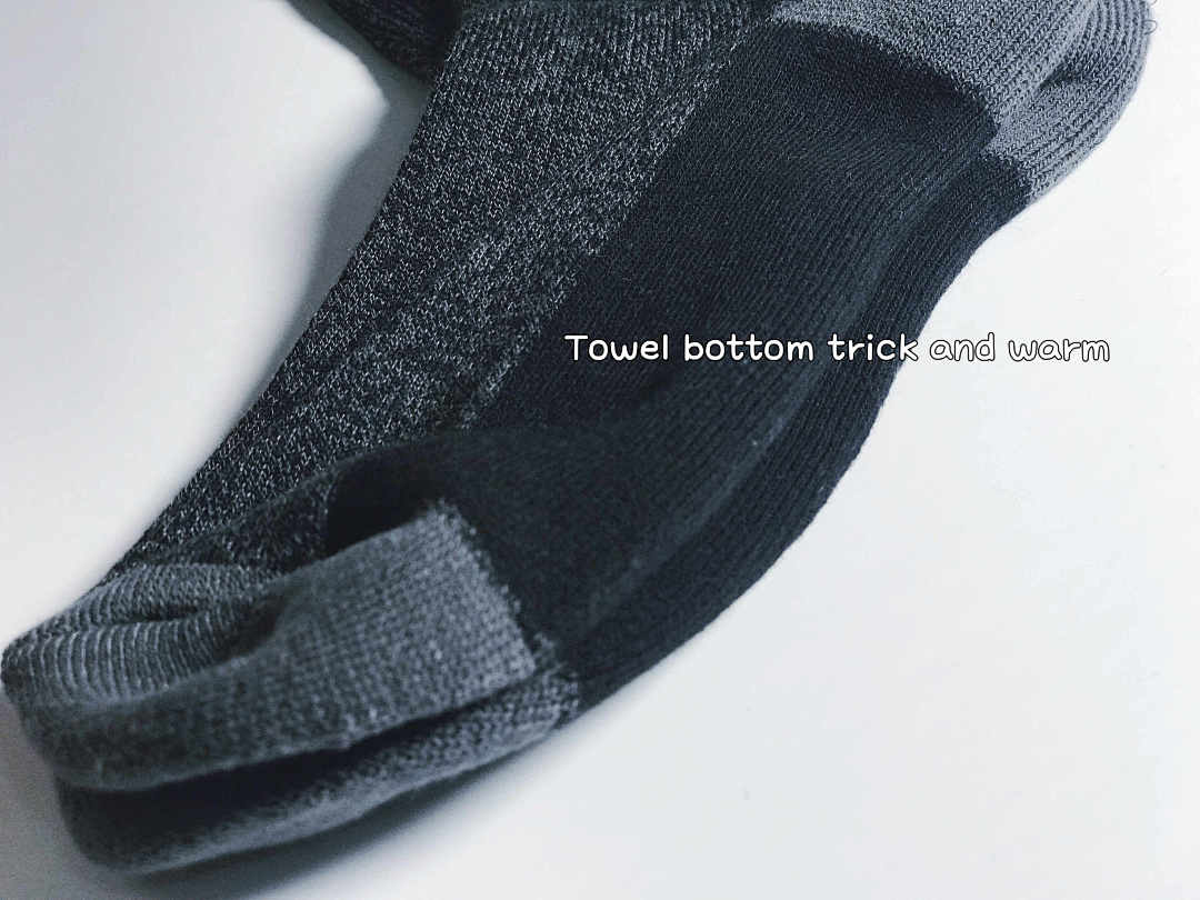 On Running Champion Towel Socks - Image 4