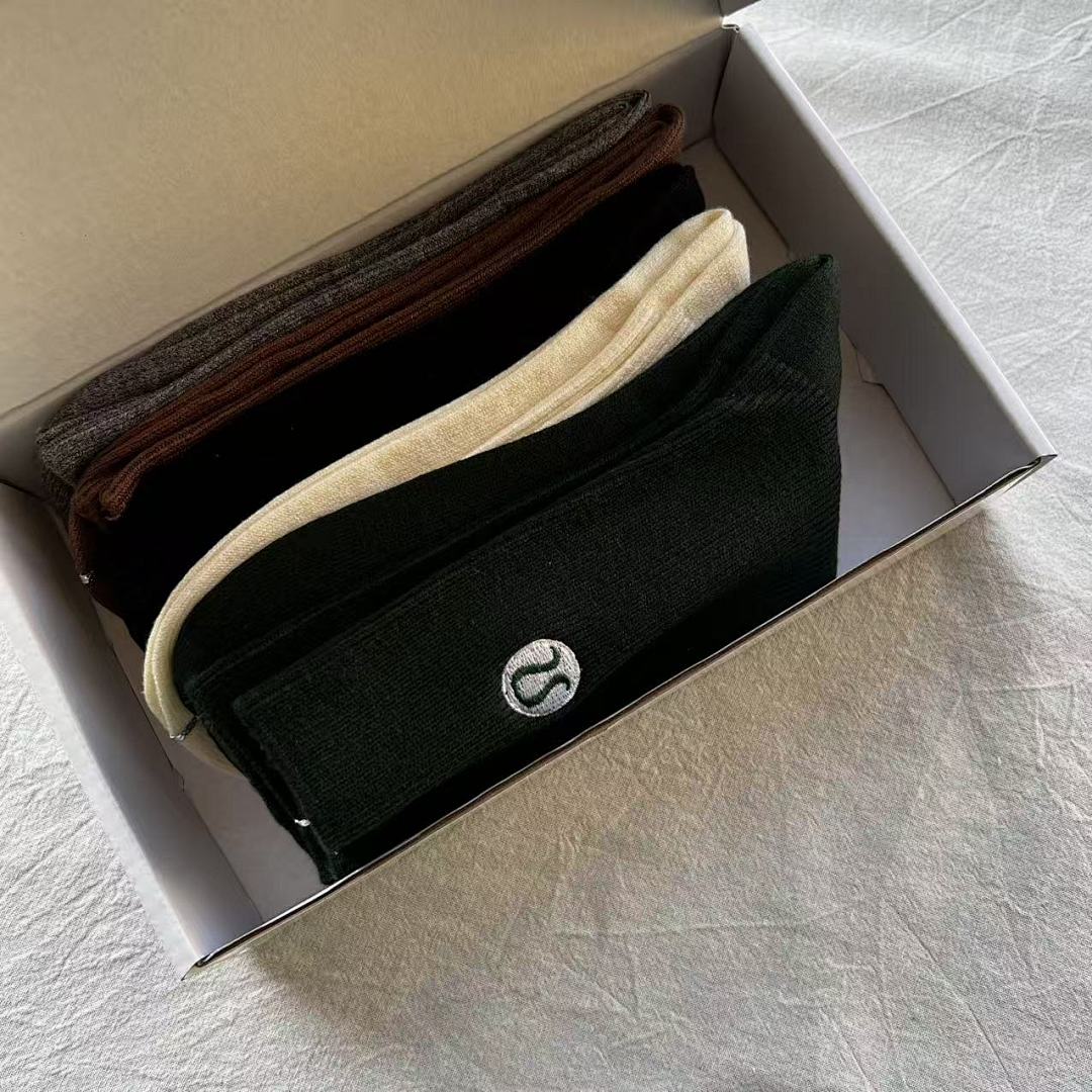 UGG LULU BOX Socks - Image 3