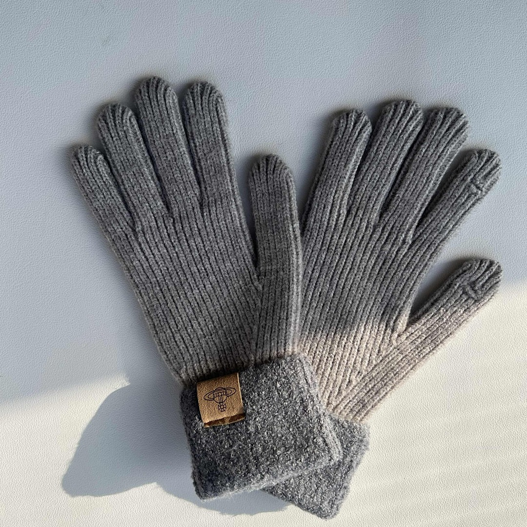 Hats Vivienne Westood Glove - Image 8
