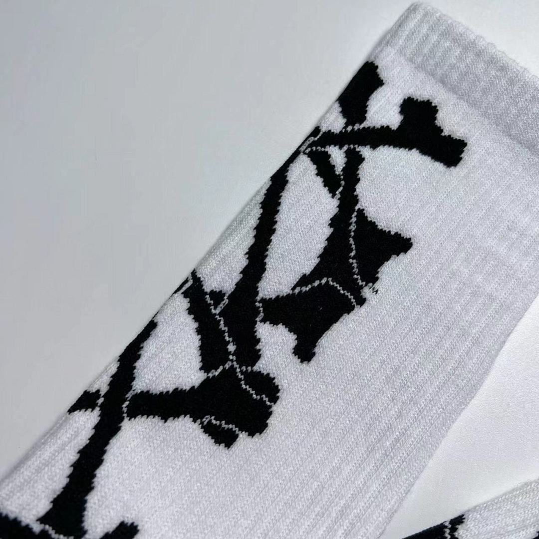AMIRI 1: 1 AMIRI 2022 New Season Socks Skull Towel White Black Top - Image 6