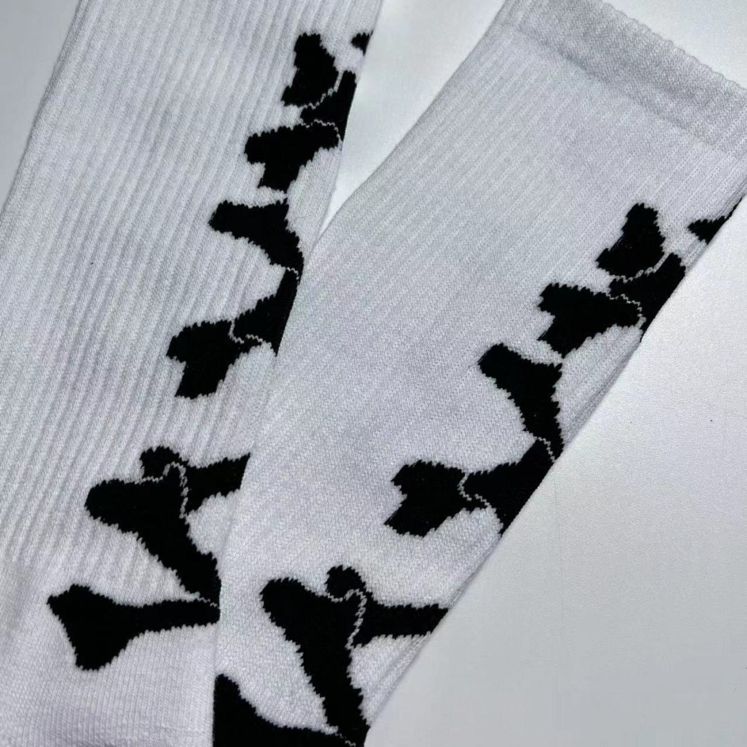 AMIRI 1: 1 AMIRI 2022 New Season Socks Skull Towel White Black Top - Image 5