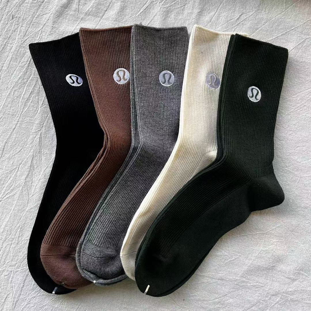 UGG LULU BOX Socks - Image 4