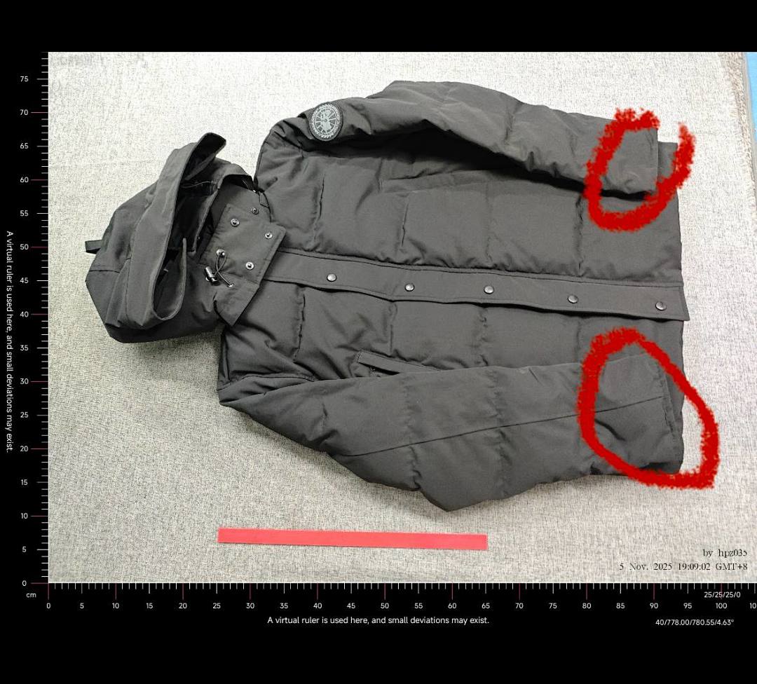 On Running Why Can't I See The Cuffs Of Sleeves In QC Photo?