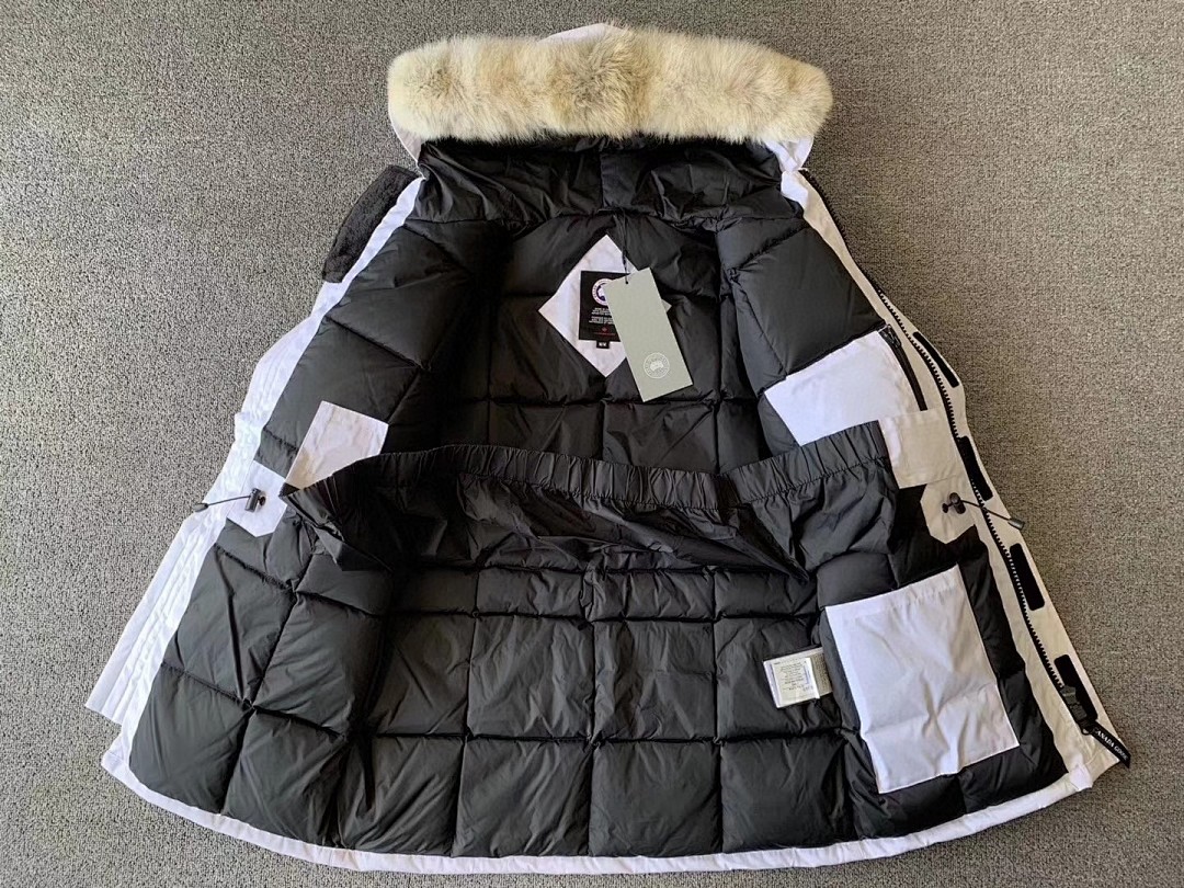 On Running Triple White - Image 7