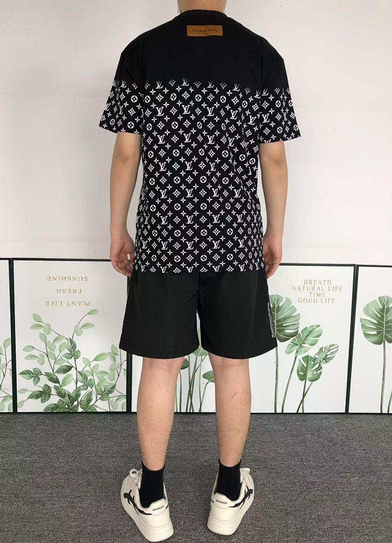 Louis Vuitton 115 L⭐ T-SHIRT 214211515 (Im 170Cm 60Kg I Wear Size M In The Phot) - Image 4