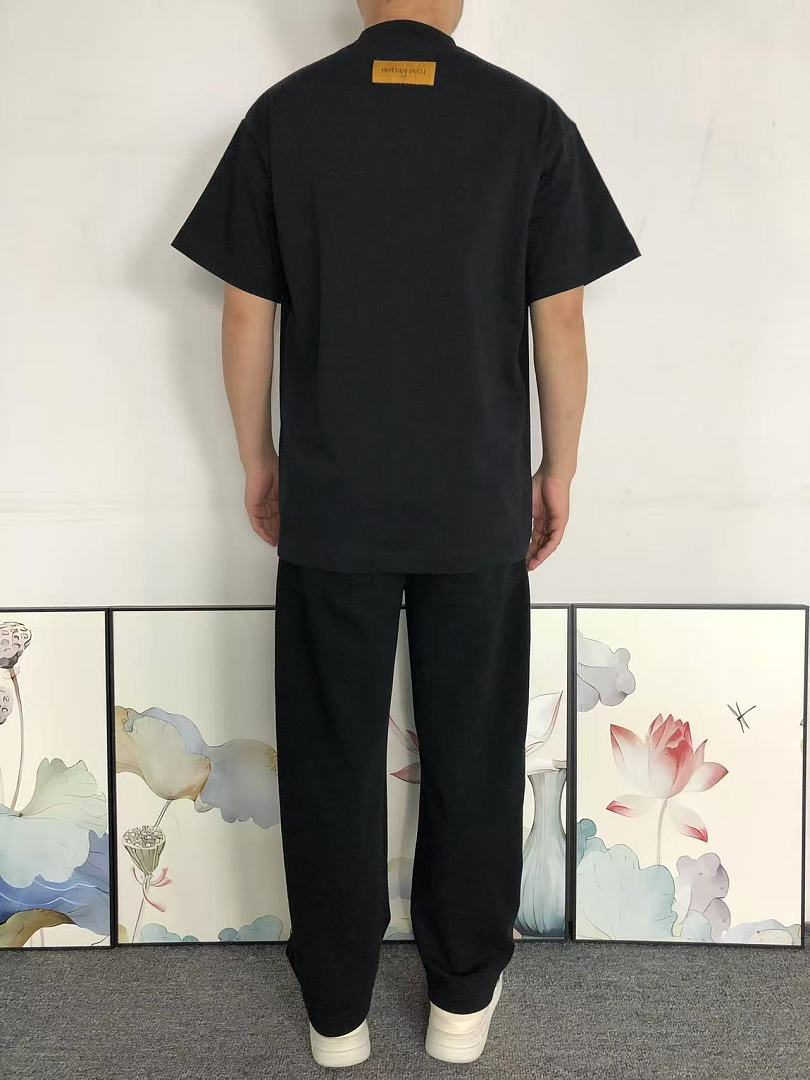 Louis Vuitton 98 L⭐ T-SHIRT 524242619 (Im 170Cm 60Kg I Wear Size M In The Phot) - Image 4