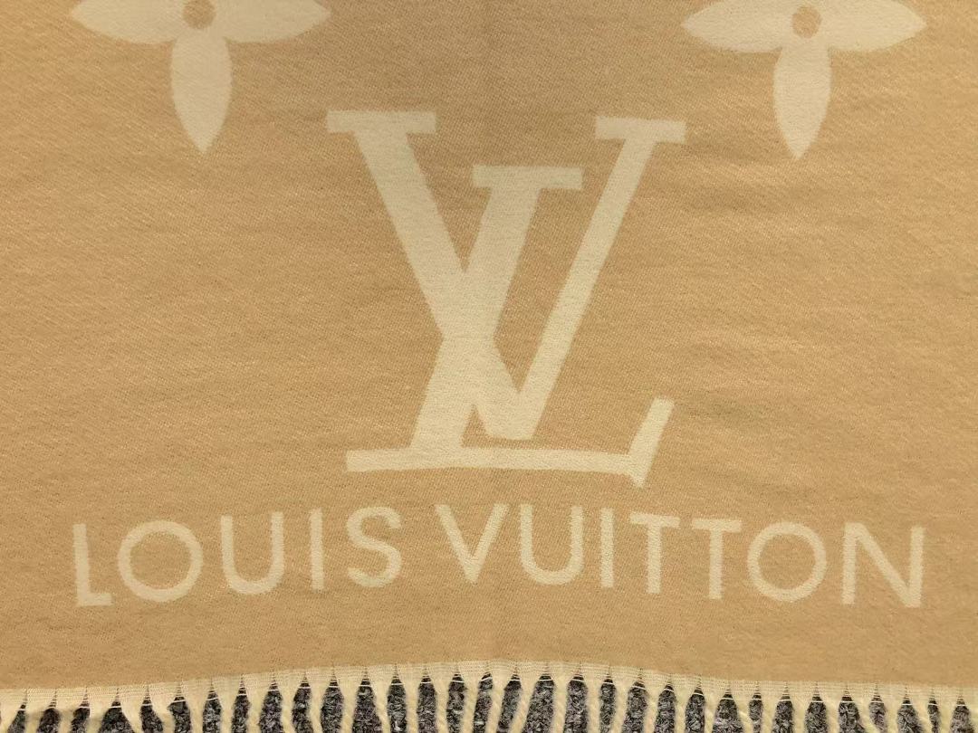 Louis Vuitton 95 L⭐ SCARF 560507102 (Long 176CM* Wide 65CM*) - Image 10